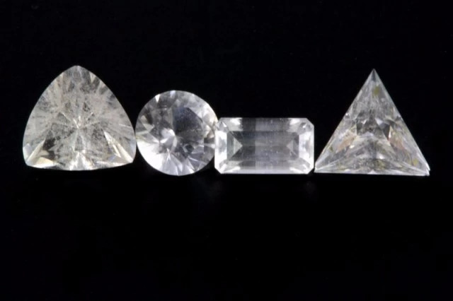 rg矿物宝石学家,命名为liebenbergite,晶体比较小 常见白色,黄色,灰色